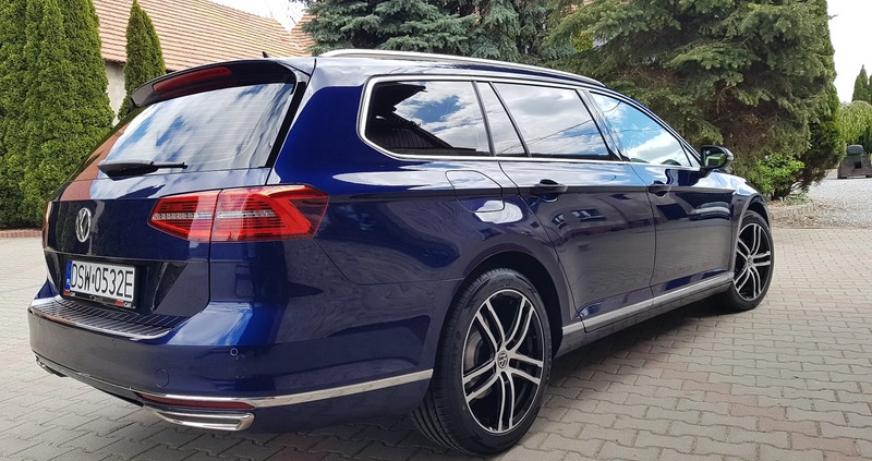 Volkswagen Passat cena 79900 przebieg: 148000, rok produkcji 2018 z Strzegom małe 742